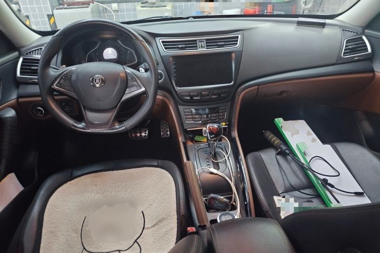 Used BAIC Senova CC 2015 1.8T Automatic Elite Edition Center Console
