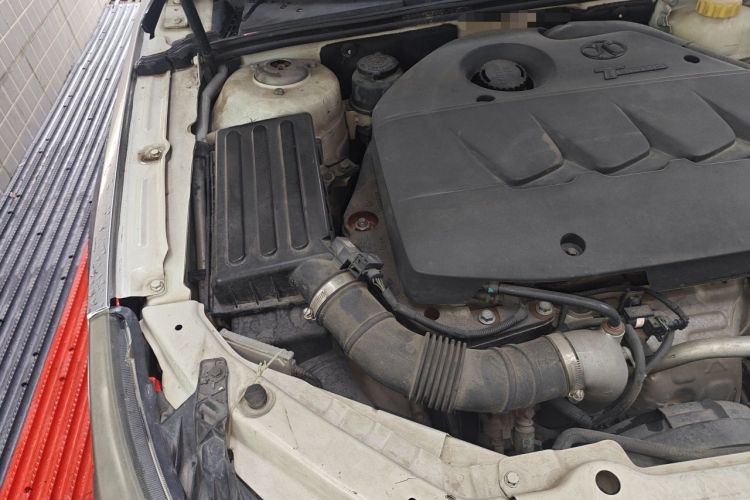 Used BAIC Senova CC 2015 1.8T Automatic Elite Edition Engine Bay Right