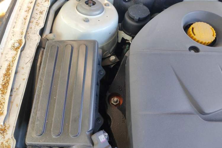 Used BAIC Senova CC 2015 1.8T Automatic Elite Edition Engine Bay Right