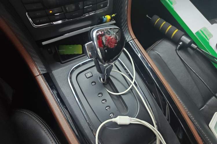Used BAIC Senova CC 2015 1.8T Automatic Elite Edition Gear Lever