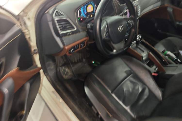 Used BAIC Senova CC 2015 1.8T Automatic Elite Edition Driver Seat