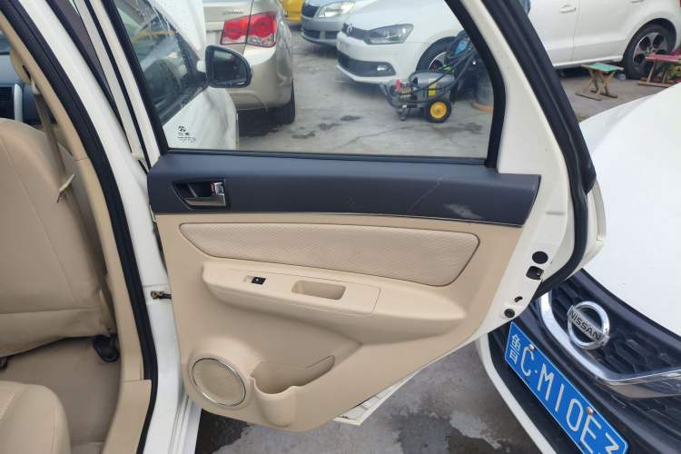 Used BAIC Senova D20 2015 Sedan 1.5L Automatic Lotte Edition Interior 3