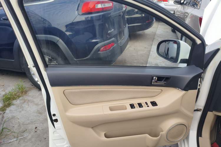 Used BAIC Senova D20 2015 Sedan 1.5L Automatic Lotte Edition Interior 4