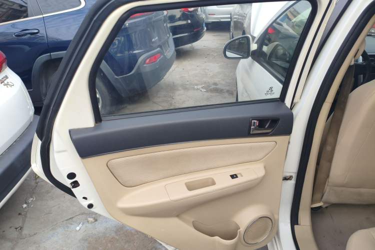 Used BAIC Senova D20 2015 Sedan 1.5L Automatic Lotte Edition Interior 5