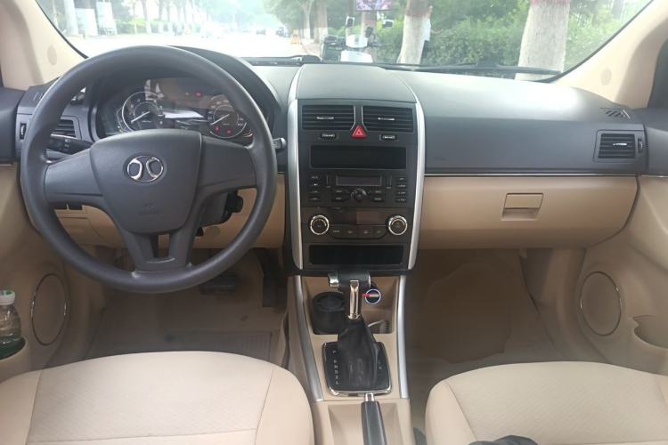 Used BAIC Senova D20 2015 Hatchback 1.5L Automatic Lotte Edition Center Console