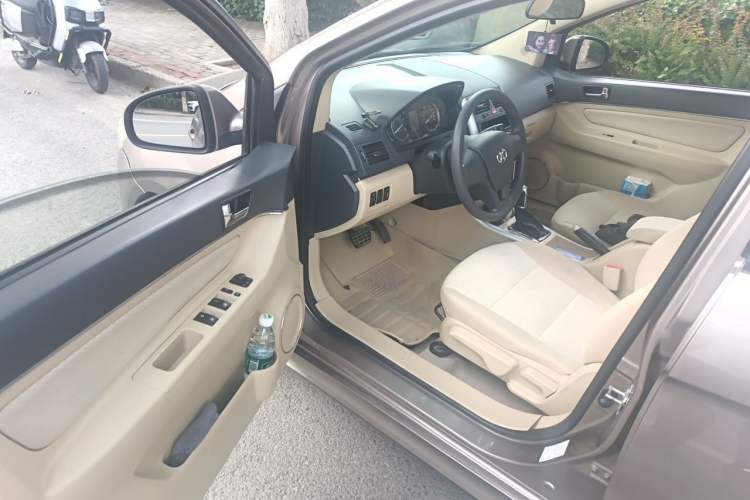 Used BAIC Senova D20 2015 Hatchback 1.5L Automatic Lotte Edition Driver Seat