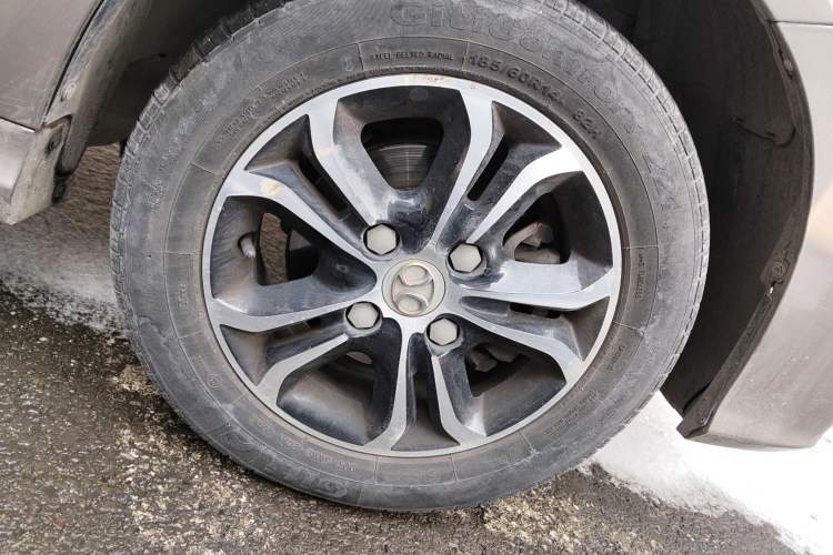 Used BAIC Senova D20 2015 Sedan 1.5L Manual Lotte Edition Right Front Wheel Hub