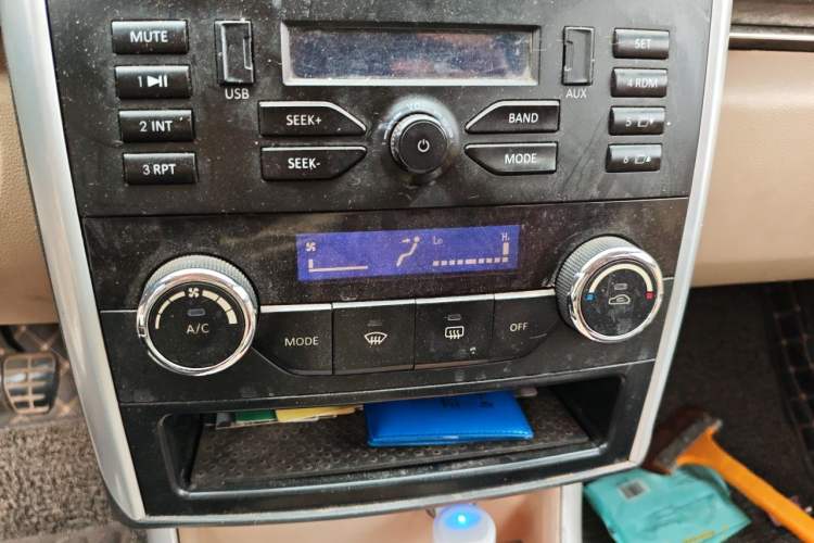 Used BAIC Senova D20 2015 Hatchback 1.5L Manual Lotte Edition Audio And AC Panel