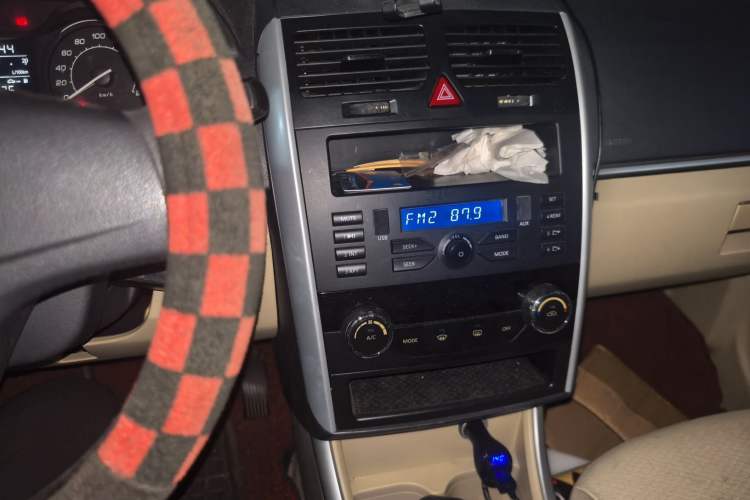 Used BAIC Senova D20 2015 Hatchback 1.3L Manual Joy Edition Audio And AC Panel