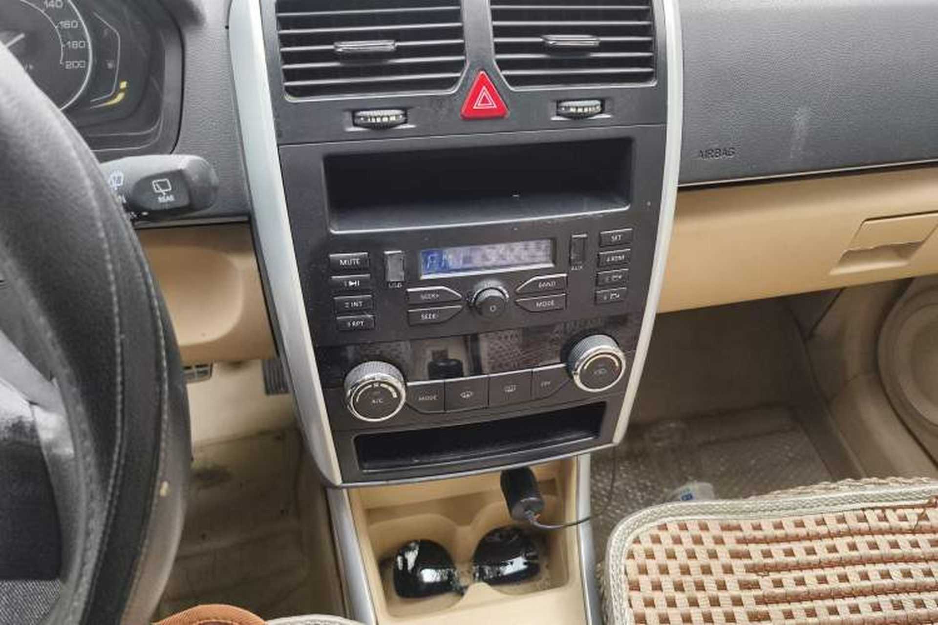 Used BAIC Senova D20 2015 Hatchback 1.3L Manual Leisure Edition Audio And AC Panel