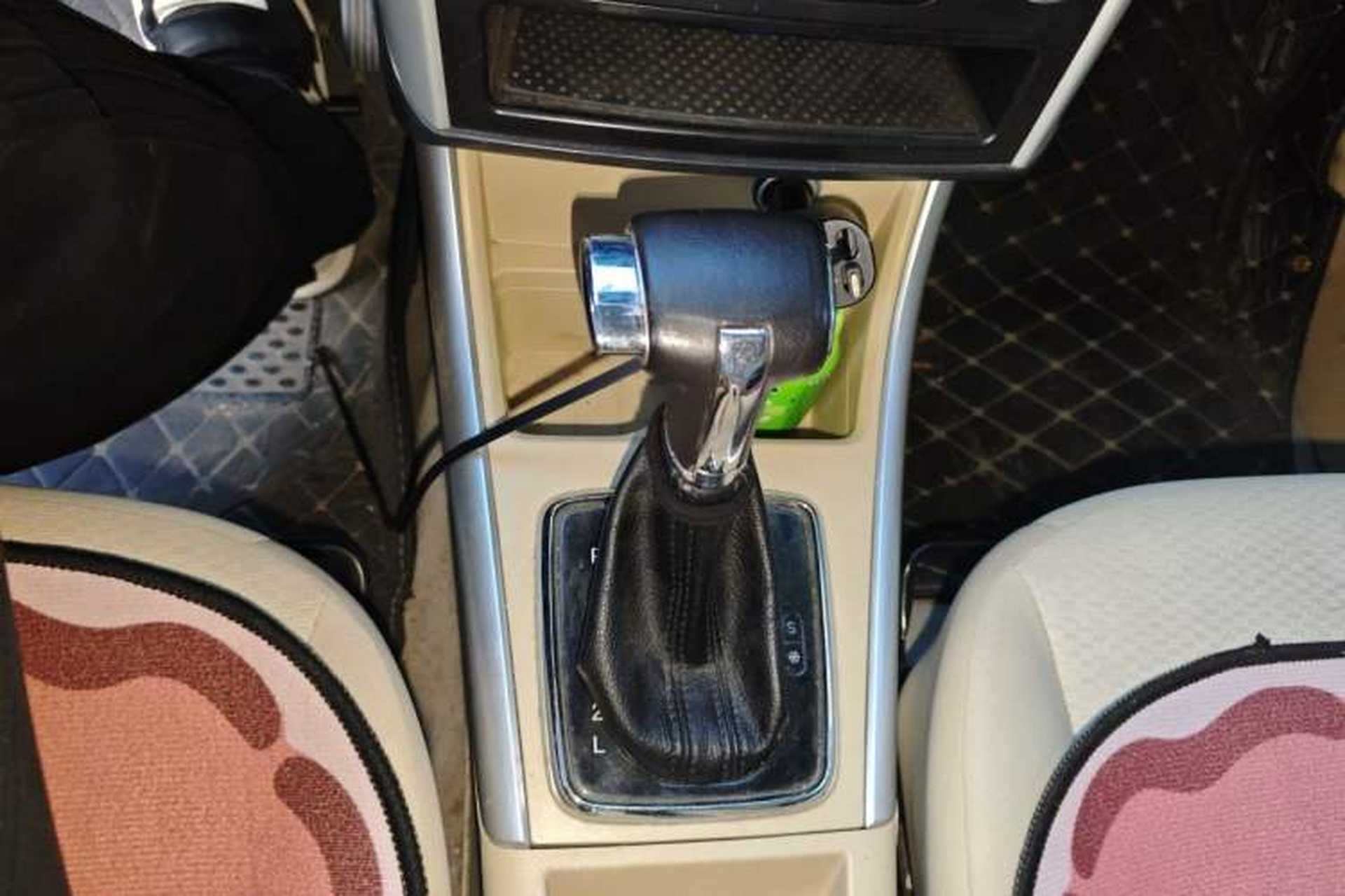 Used BAIC Senova D20 2015 Hatchback 1.5L Automatic Lotte Edition Gear Lever