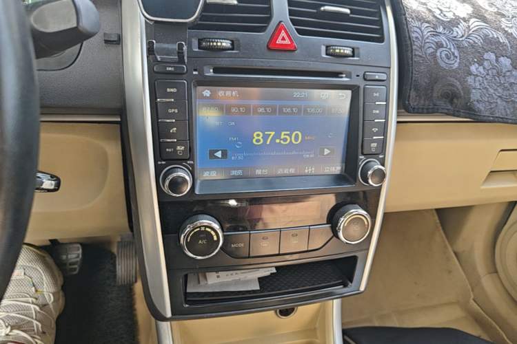 Used BAIC Senova D20 2015 Sedan 1.3L Manual Joy Edition Audio And AC Panel