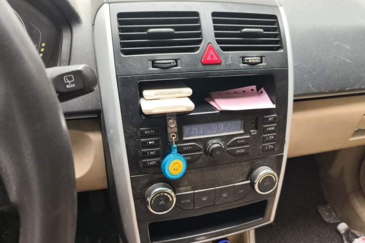 Used BAIC Senova D20 2015 Hatchback 1.3L Manual Joy Edition Audio And AC Panel