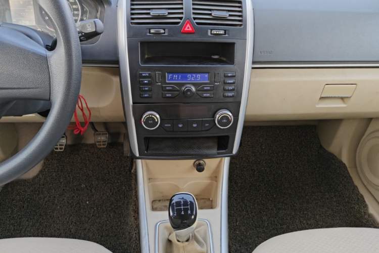 Used BAIC Senova D20 2015 Hatchback 1.3L Manual Joy Edition Audio And AC Panel