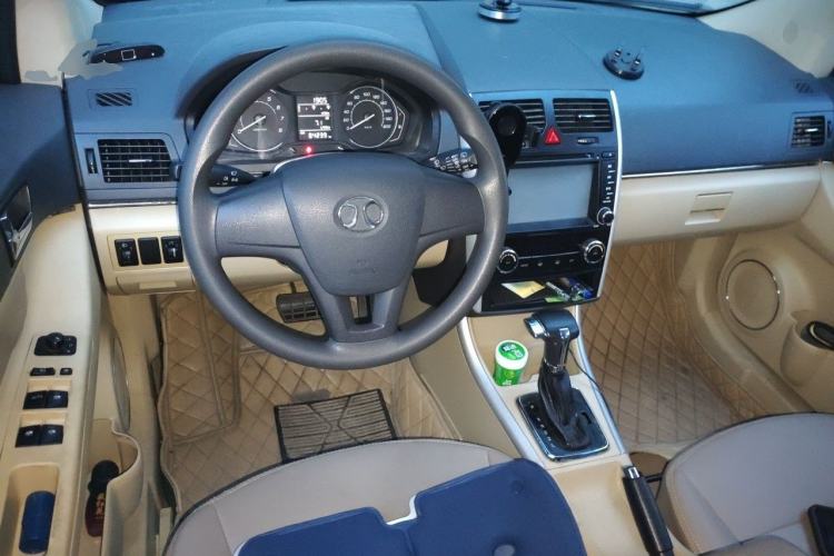 Used BAIC Senova D20 2015 Hatchback 1.5L Automatic Lotte Edition Center Console