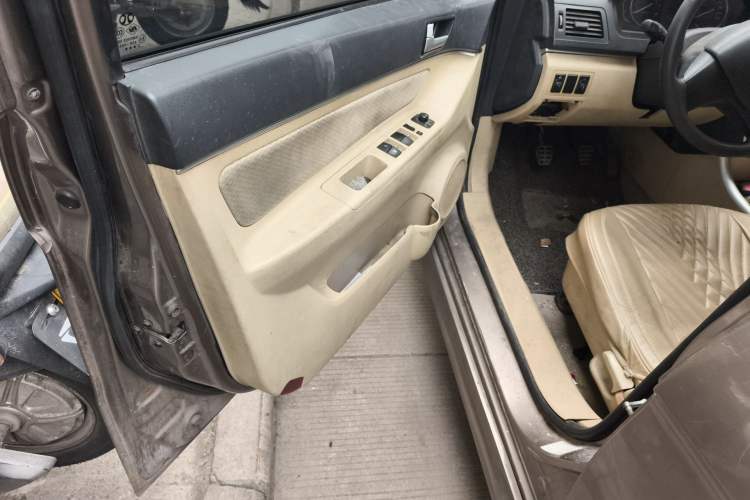 Used BAIC Senova D20 2015 Hatchback 1.3L Manual Joy Edition Driver Seat