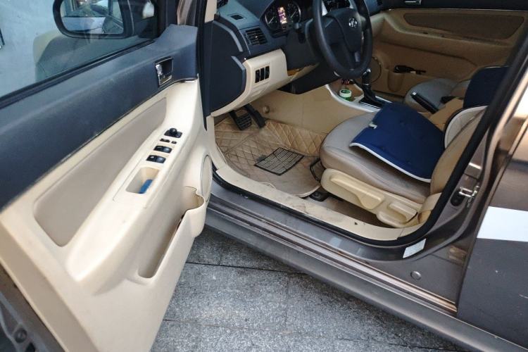Used BAIC Senova D20 2015 Hatchback 1.5L Automatic Lotte Edition Driver Seat