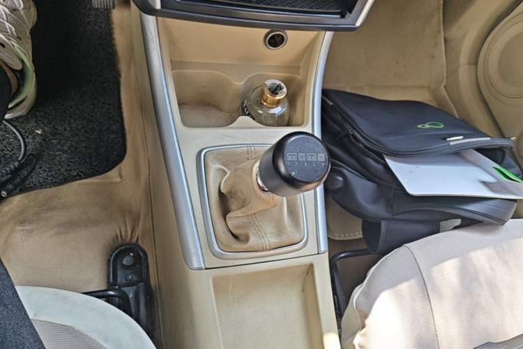 Used BAIC Senova D20 2015 Sedan 1.3L Manual Joy Edition Gear Lever