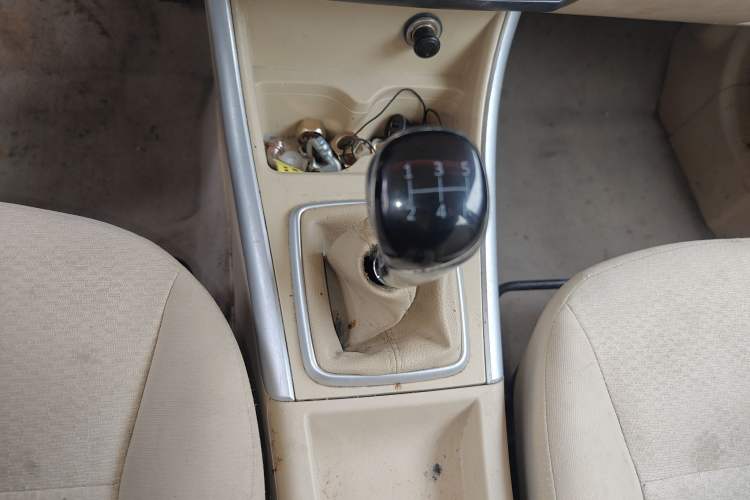 Used BAIC Senova D20 2015 Hatchback 1.3L Manual Joy Edition Gear Lever