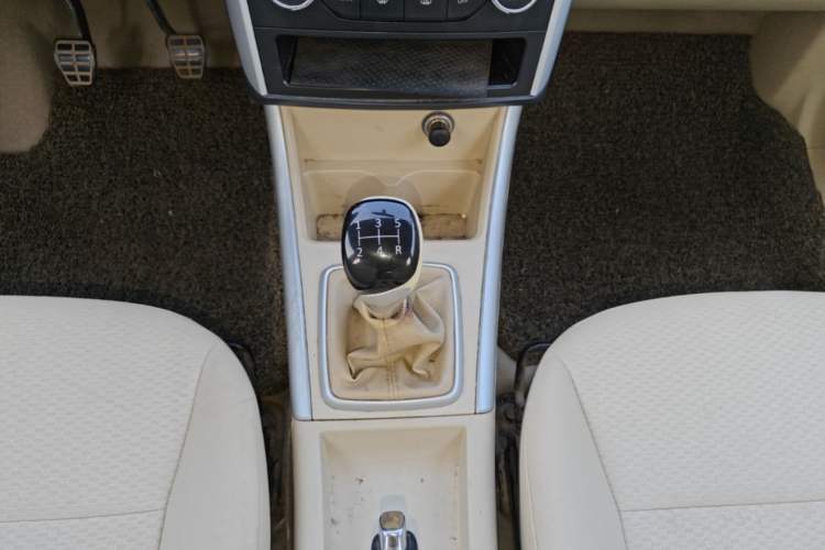 Used BAIC Senova D20 2015 Hatchback 1.3L Manual Joy Edition Gear Lever