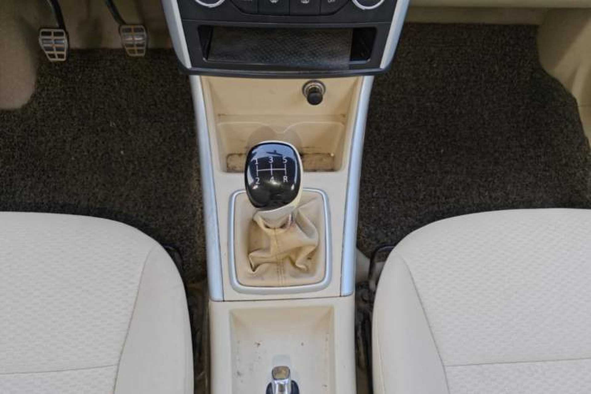 Used BAIC Senova D20 2015 Hatchback 1.3L Manual Joy Edition Gear Lever