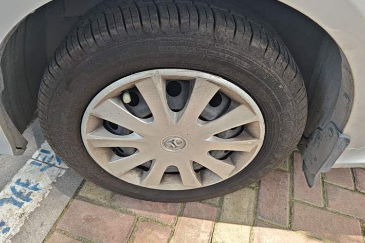Used BAIC Senova D20 2015 Sedan 1.3L Manual Joy Edition Left Front Wheel Hub