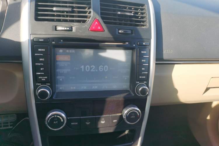 Used BAIC Senova D20 2015 Hatchback 1.5L Automatic Lotte Edition Audio And AC Panel