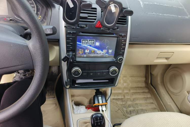 Used BAIC Senova D20 2015 Hatchback 1.3L Manual Leisure Edition Audio And AC Panel