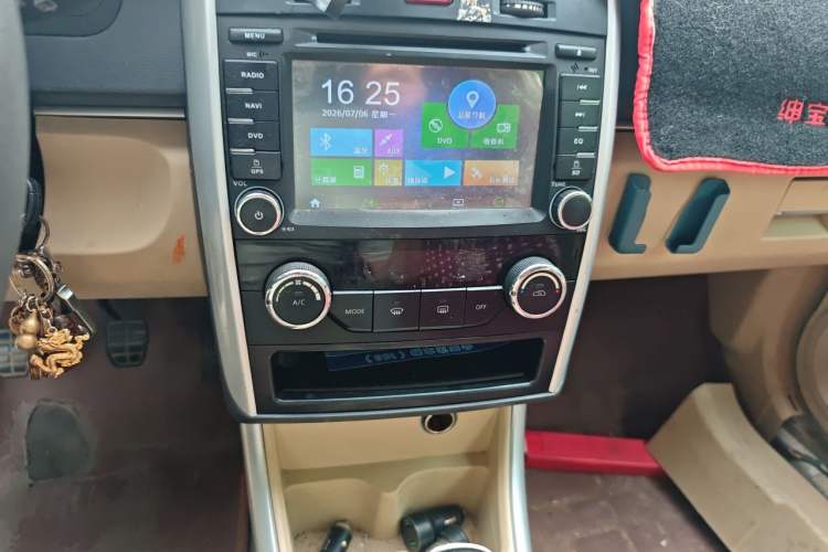 Used BAIC Senova D20 2015 Sedan 1.3L Manual Joy Edition Audio And AC Panel