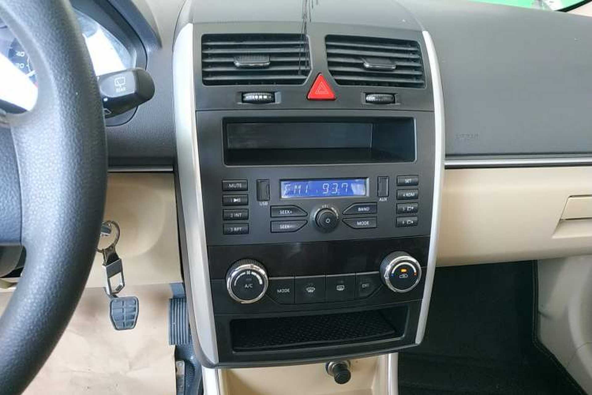 Used BAIC Senova D20 2015 Hatchback 1.3L Manual Joy Edition Audio And AC Panel