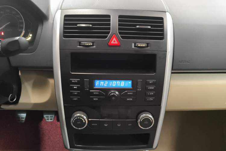 Used BAIC Senova D20 2015 Sedan 1.3L Manual Joy Edition Audio And AC Panel