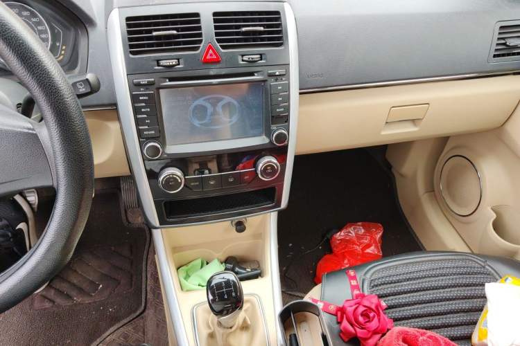 Used BAIC Senova D20 2015 Hatchback 1.5L Manual Lotte Edition Audio And AC Panel