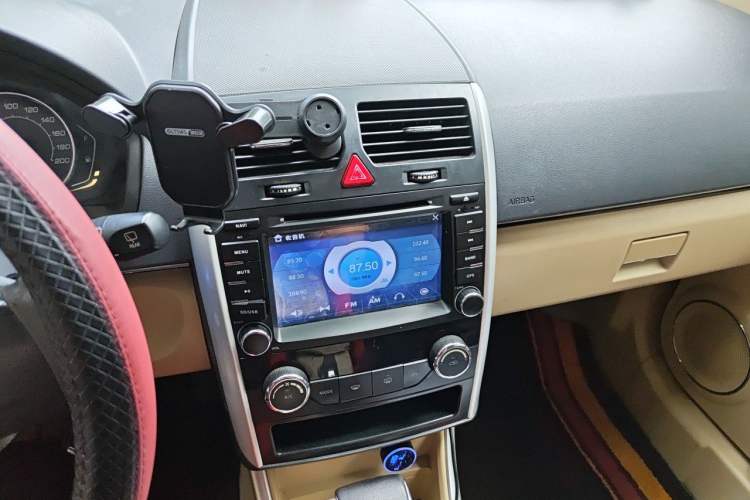 Used BAIC Senova D20 2015 Hatchback 1.5L Automatic Lotte Edition Audio And AC Panel