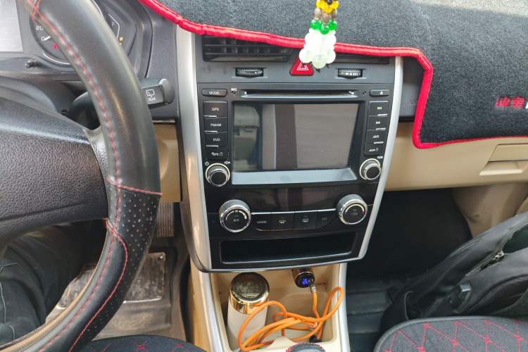 Used BAIC Senova D20 2015 Hatchback 1.5L Manual Lotte Edition Audio And AC Panel