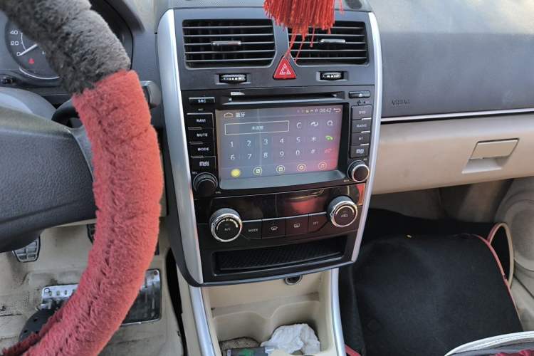 Used BAIC Senova D20 2015 Hatchback 1.3L Manual Leisure Edition Audio And AC Panel