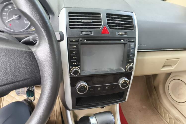 Used BAIC Senova D20 2015 Sedan 1.5L Automatic Lotte Edition Audio And AC Panel