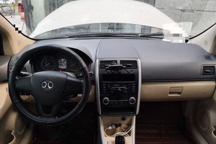 Used BAIC Senova D20 2015 Hatchback 1.3L Manual Joy Edition Center Console