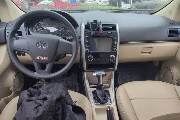 Used BAIC Senova D20 2015 Hatchback 1.5L Automatic Lotte Edition Center Console