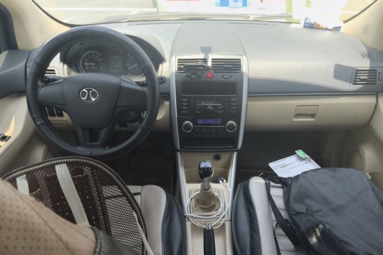 Used BAIC Senova D20 2015 Hatchback 1.3L Manual Leisure Edition Center Console