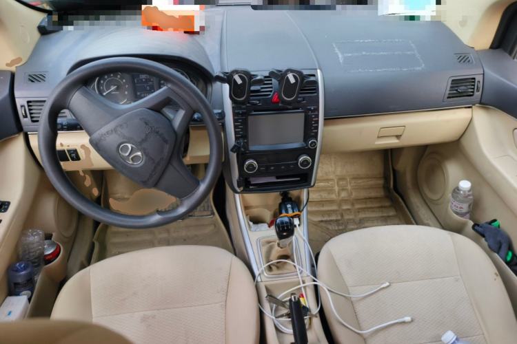 Used BAIC Senova D20 2015 Hatchback 1.3L Manual Leisure Edition Center Console