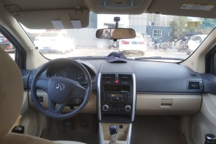 Used BAIC Senova D20 2015 Hatchback 1.3L Manual Joy Edition Center Console