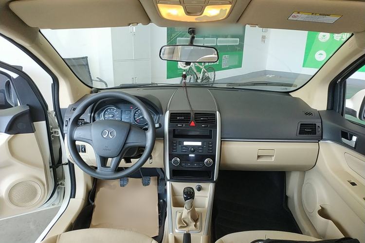 Used BAIC Senova D20 2015 Hatchback 1.3L Manual Joy Edition Center Console