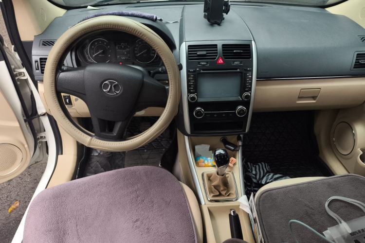 Used BAIC Senova D20 2015 Sedan 1.5L Manual Lotte Edition Center Console
