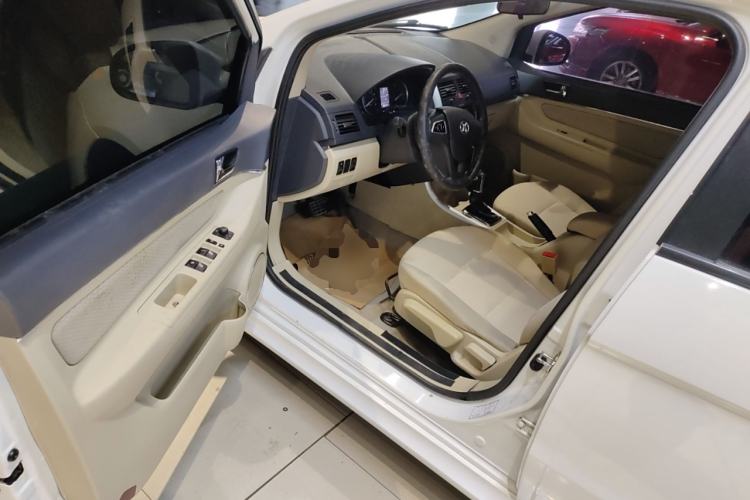 Used BAIC Senova D20 2015 Hatchback 1.5L Automatic Joyful Edition Driver Seat