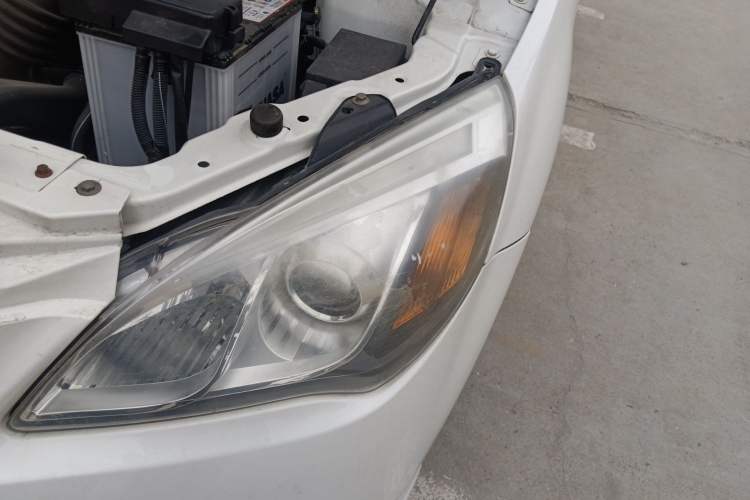 Used BAIC Senova D20 2015 Hatchback 1.5L Automatic Joyful Edition Engine Bay Left