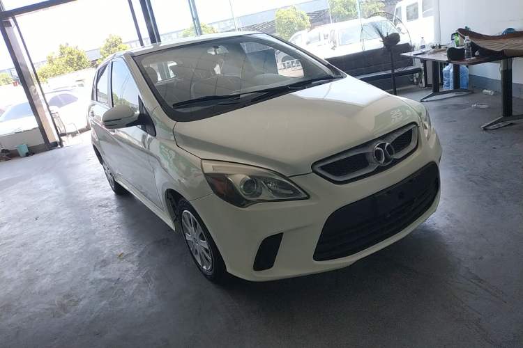 Used BAIC Senova D20 2015 Hatchback 1.3L Manual Joy Edition Front Right 45 Deg
