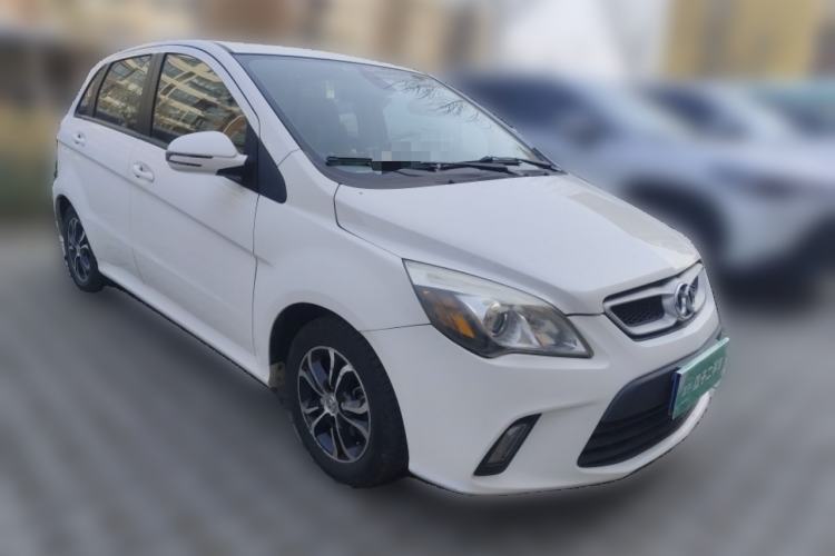 Used BAIC Senova D20 2015 Hatchback 1.5L Automatic Joyful Edition Front Right 45 Deg