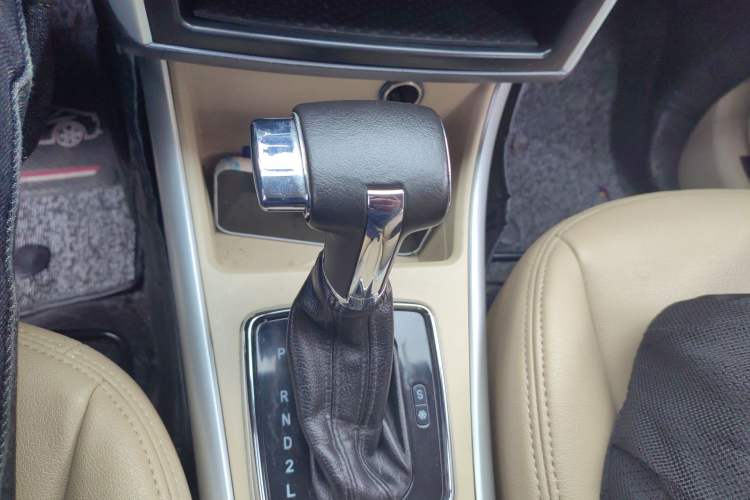 Used BAIC Senova D20 2015 Hatchback 1.5L Automatic Lotte Edition Gear Lever