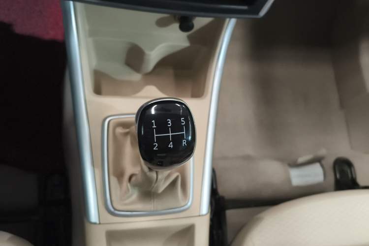 Used BAIC Senova D20 2015 Sedan 1.3L Manual Joy Edition Gear Lever