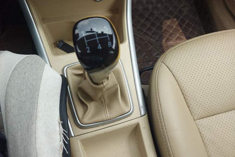 Used BAIC Senova D20 2015 Sedan 1.3L Manual Joy Edition Gear Lever